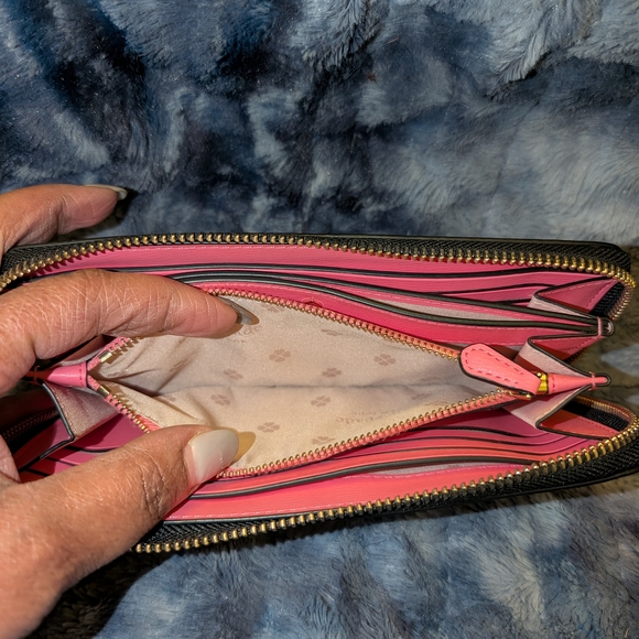 Kate Spade Black and White Striped Wallet - Picture 8 of 9